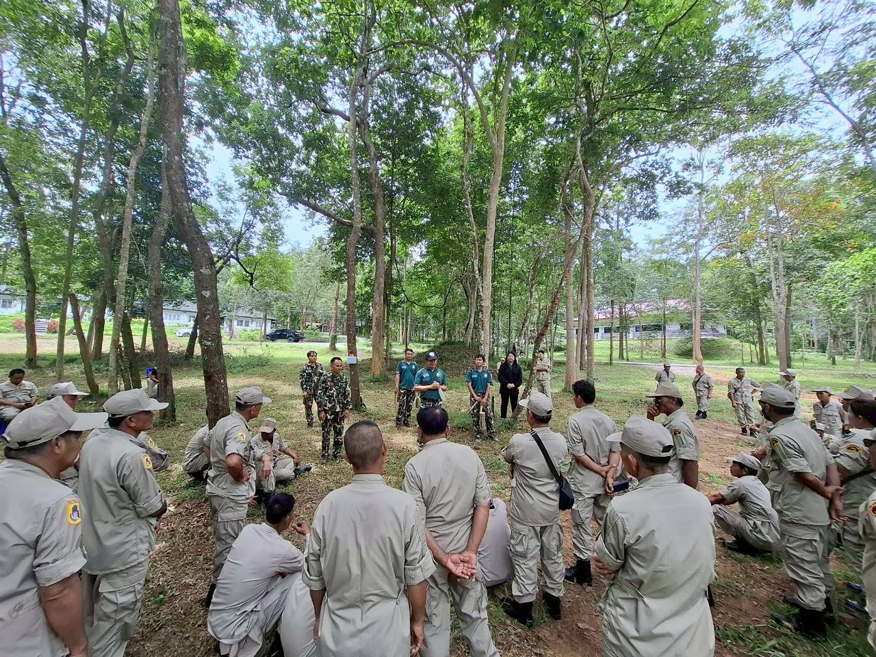 LINE_ALBUM_ทบทวน อปพร. 68_250813_480_397.jpg